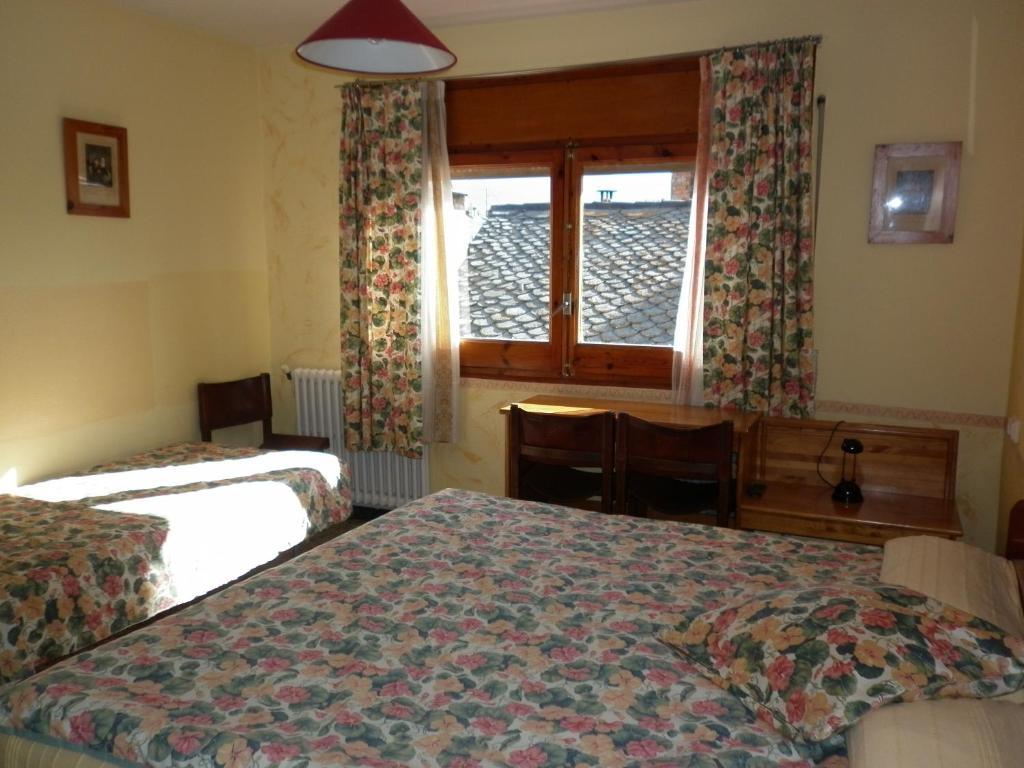 Fonda Cerdanya Hotel ปุจเซร์ดา ห้อง รูปภาพ