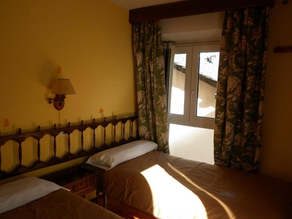Fonda Cerdanya Hotel ปุจเซร์ดา ห้อง รูปภาพ