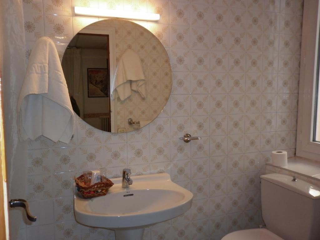 Fonda Cerdanya Hotel ปุจเซร์ดา ห้อง รูปภาพ