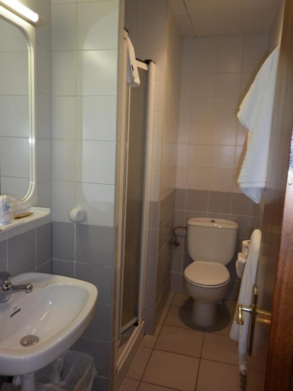 Fonda Cerdanya Hotel ปุจเซร์ดา ภายนอก รูปภาพ
