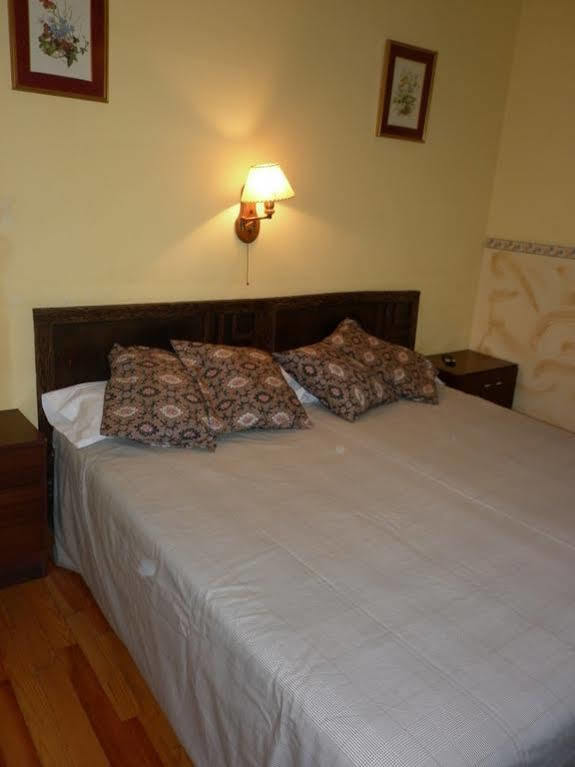 Fonda Cerdanya Hotel ปุจเซร์ดา ภายนอก รูปภาพ